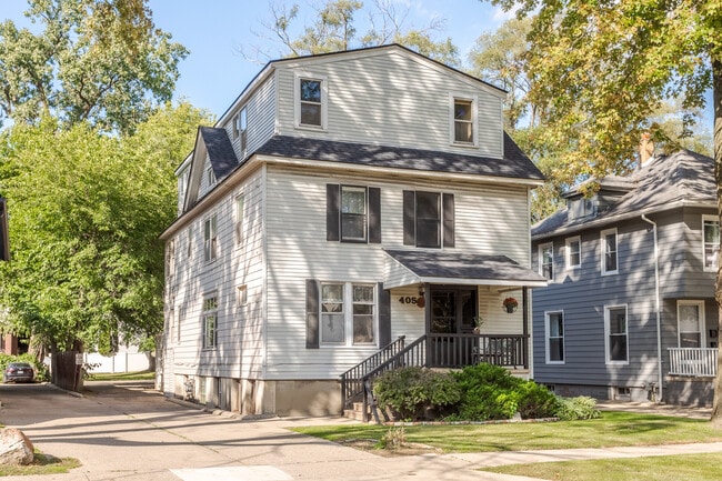Building Photo - 405 E 6th St Unit 6