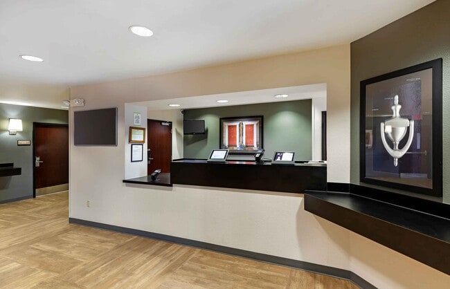 Furnished Studio-Denver - Park Meadows
