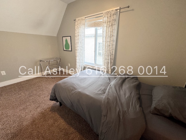 Photo - 1032 Logan St SE