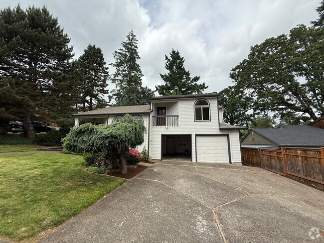 Building Photo - Stylish & Spacious West Salem Home 3Bed/2Bath