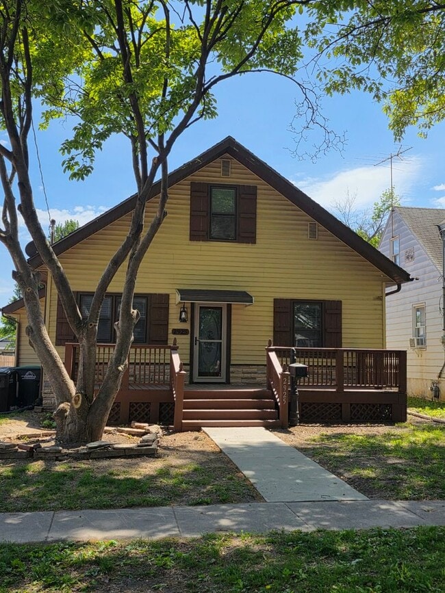 Building Photo - Newly renovated 3 bedroom house