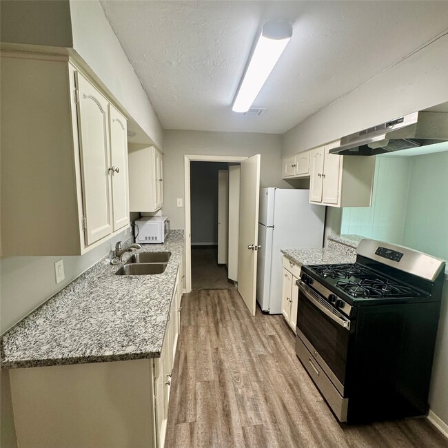 Photo - 11803 Edgar St