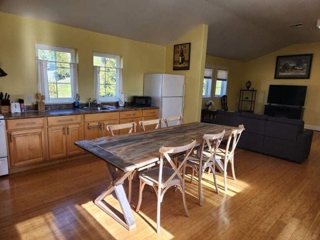 Photo - Studio Apartment on 27 Acre Estate | Avail... Unit Juliet Carriage House #3