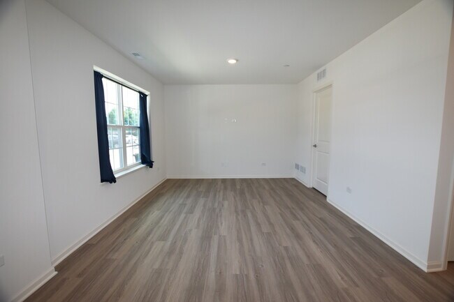 Photo - 2945 Showplace Dr