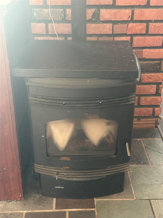 Photo - 69 Montrose Dr