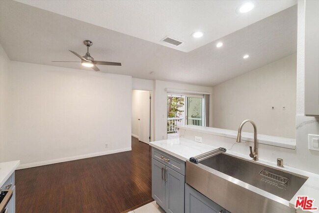 Photo - 3802 Dunford Ln Unidad H