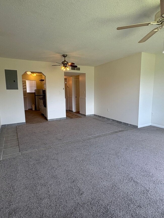 Photo - (55+) 2/2 Condo in the Peaceful Miles Gran...