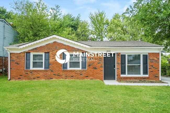 Building Photo - 3 Bedroom Pet-Friendly Home in LOUISVILLE, KY with Main Street Renewal