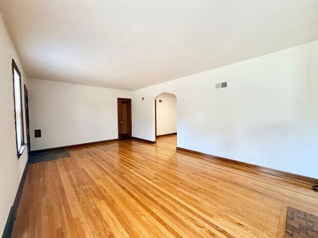 Photo - 4734 Locke Ave Unit 1st floor
