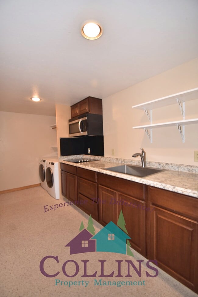 Photo - 18389 Jayhawk Dr