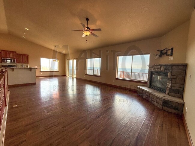 Photo - Spacious Home With Stunning Sunset Views