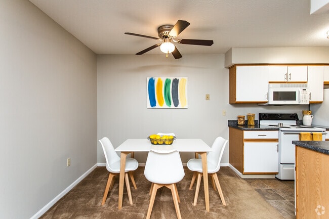 1BR, 1BA - 724 SF