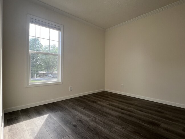 Photo - 178 Redwood Ln