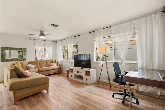 Photo - 21 Henohea Pl