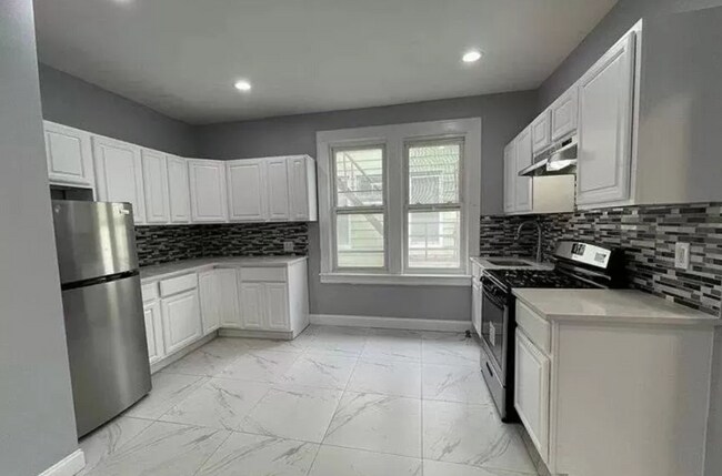 Photo - 356 Leslie St Unidad 2