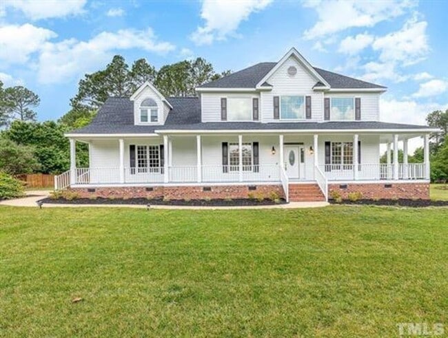 Building Photo - Fantastic Angier Home
