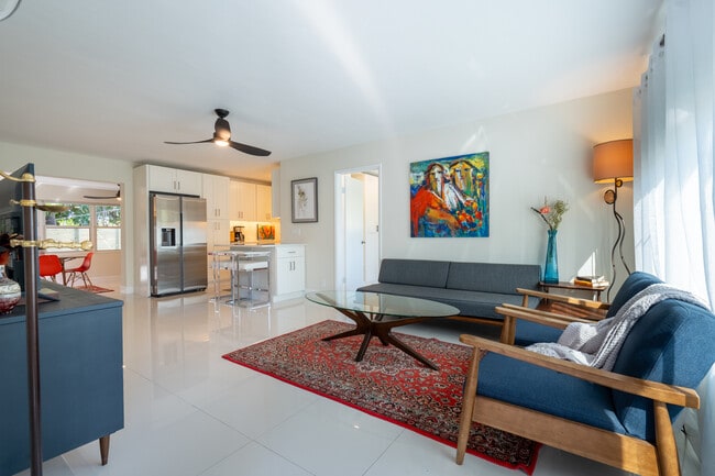 Building Photo - 2121 Parker Ave