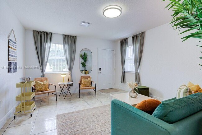 Photo - 4201 NW 24th Ave Unit Front