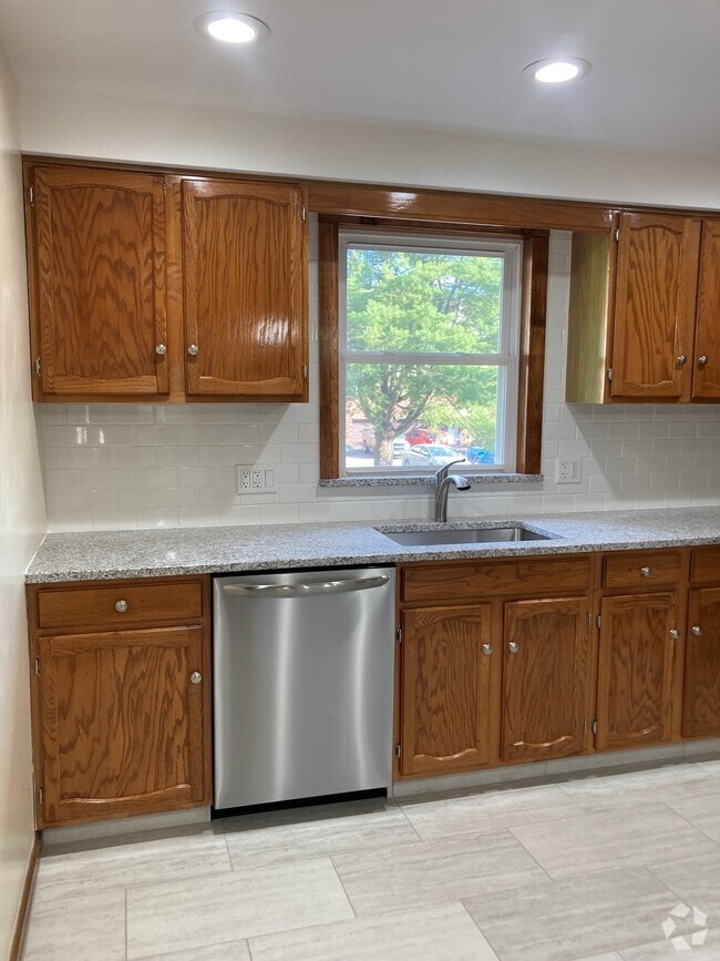 Building Photo - 30 Mansfield Dr Unit 905 Rental
