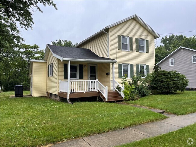 Building Photo - 145 Tillotson St Rental