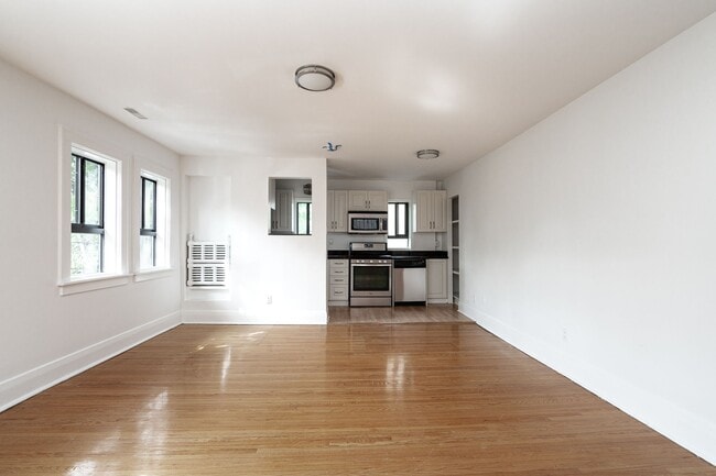 Photo - 28 Balmoral Ave. Unit 301