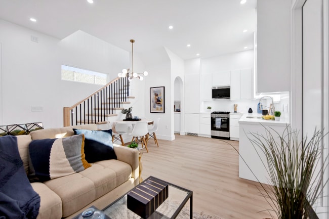 Photo - 2354 E Poppy St