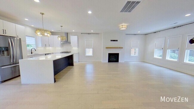 Photo - 5018 Double Lakes Dr
