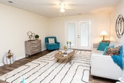 2HAB, 2BA - 1,216 ft² - Deluxe Sala de estar
