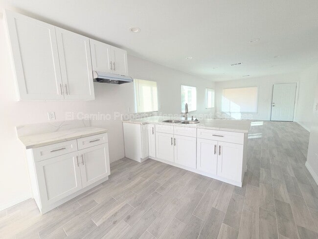 Photo - 4064 E 60th St