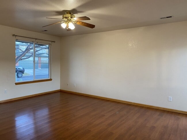 Photo - 3 Bed, 2 Bath Duplex in West Fort Collins close to Foothills