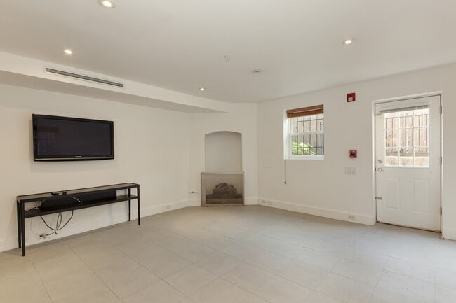 Photo - 1516 R St NW House
