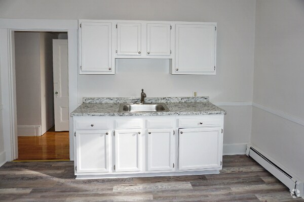 Building Photo - 19 Maple St Rental