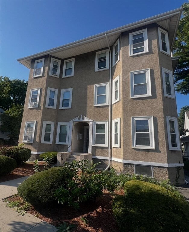 Building Photo - 229 Belmont St Unit 3 Rental