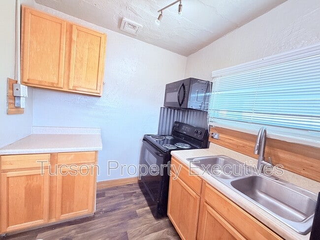 Photo - 234 E 32nd St