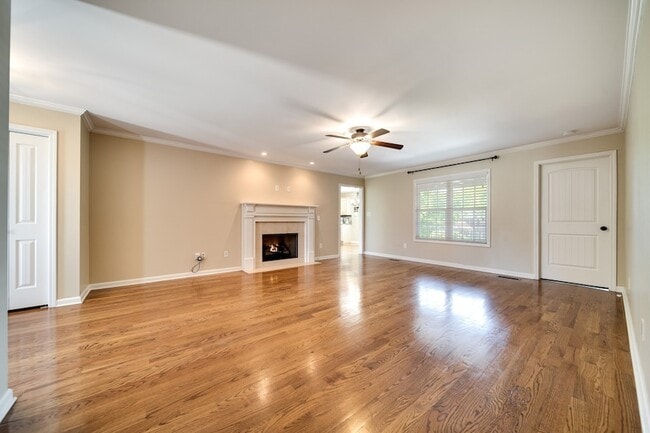 Photo - 176 Longspur Dr