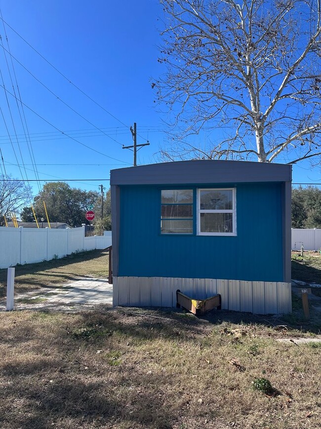 Photo - 2Bed 1Bath Rent To Own in Zephyrhills, FL Unit 23 - MH