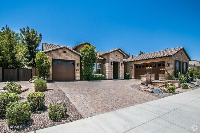 Building Photo - 3009 E Valencia Dr Rental