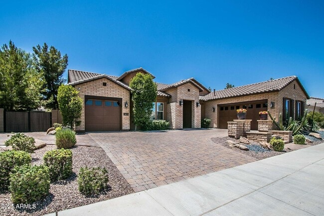 Building Photo - 3009 E Valencia Dr Rental