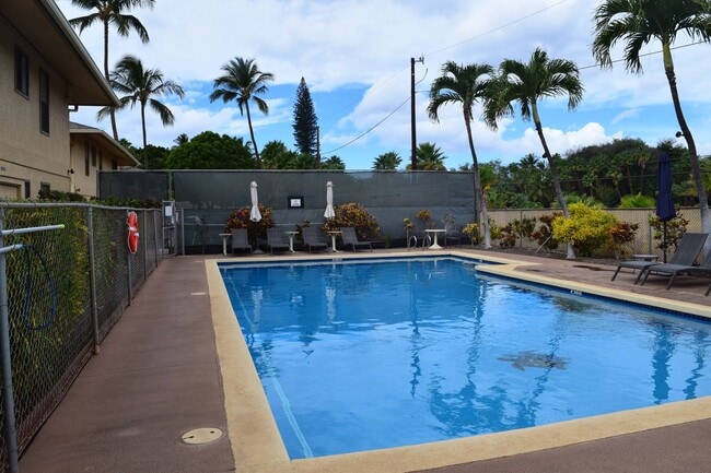 Building Photo - Maui Gardens ground floor unfurnished 2 bedroom 1.5 bath with pool and tennis court