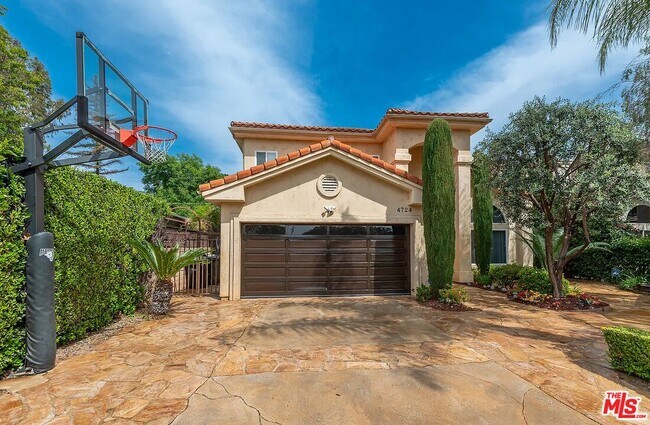 Building Photo - 4724 Noble Ave