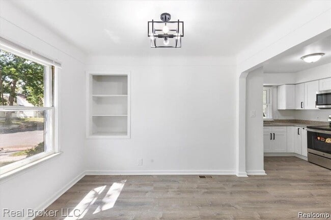 Photo - 19974 Ferguson St