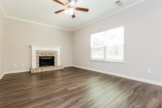 Photo - 412 Fieldcrest Dr