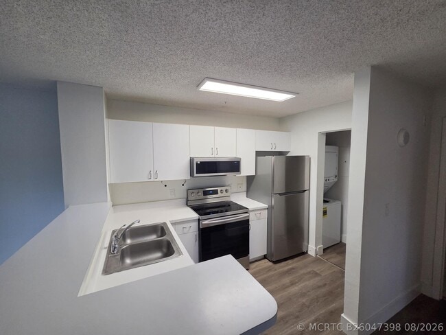 Building Photo - 12148 St.Andrews Pl Unit 201