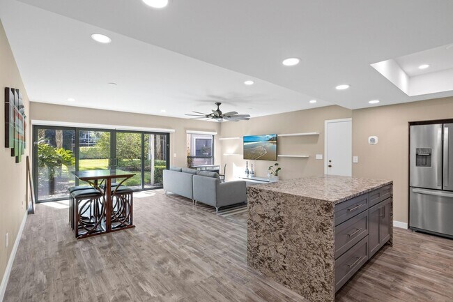 Photo - 11863 Wimbledon Cir Unidad 438