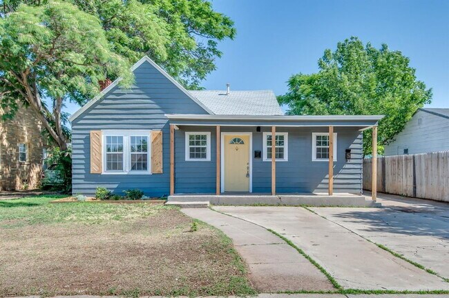 Building Photo - Move in specials available! Unit Front Rental