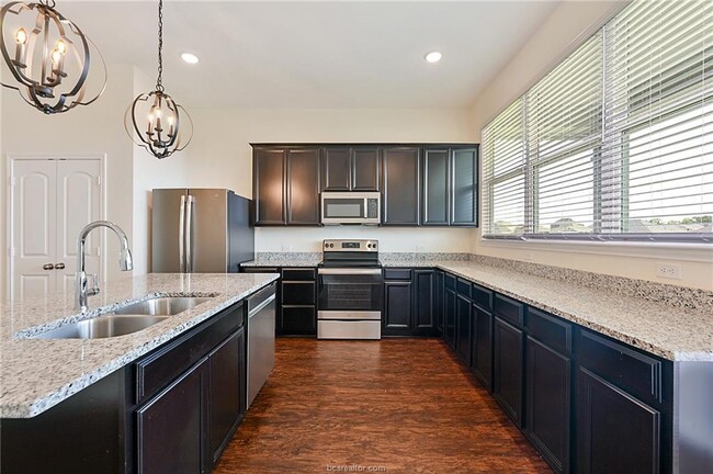 Photo - 2004 Theresa Dr