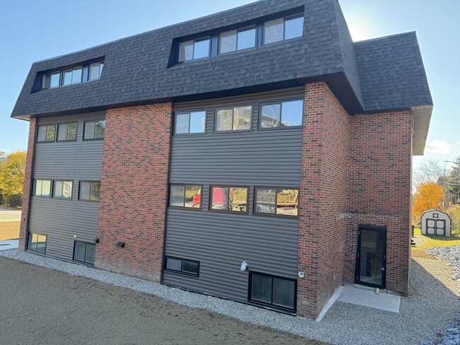 Photo - 350 Ellerdale St