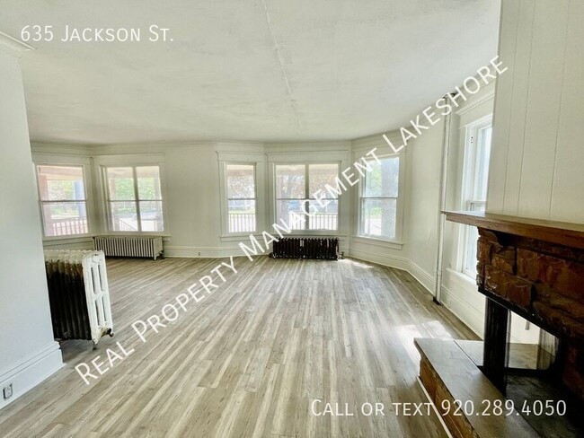 Photo - 635 Jackson St