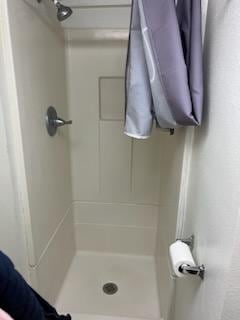 Photo - 418.5 E Overland