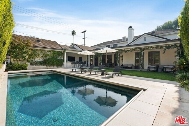 Photo - 506 N Rexford Dr